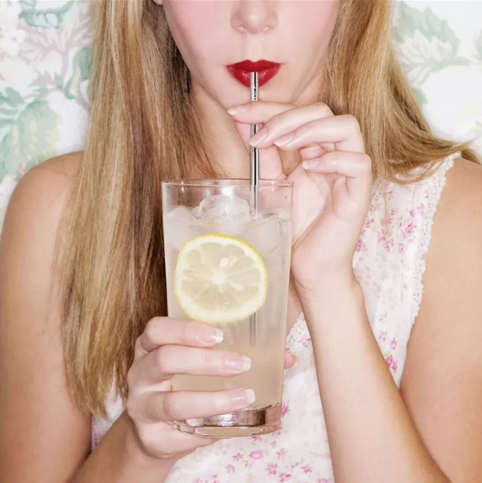 Eco-friendly 8-Pack of stainless steel, reusable drinking straws. Made with high-quality 304 stainless steel.