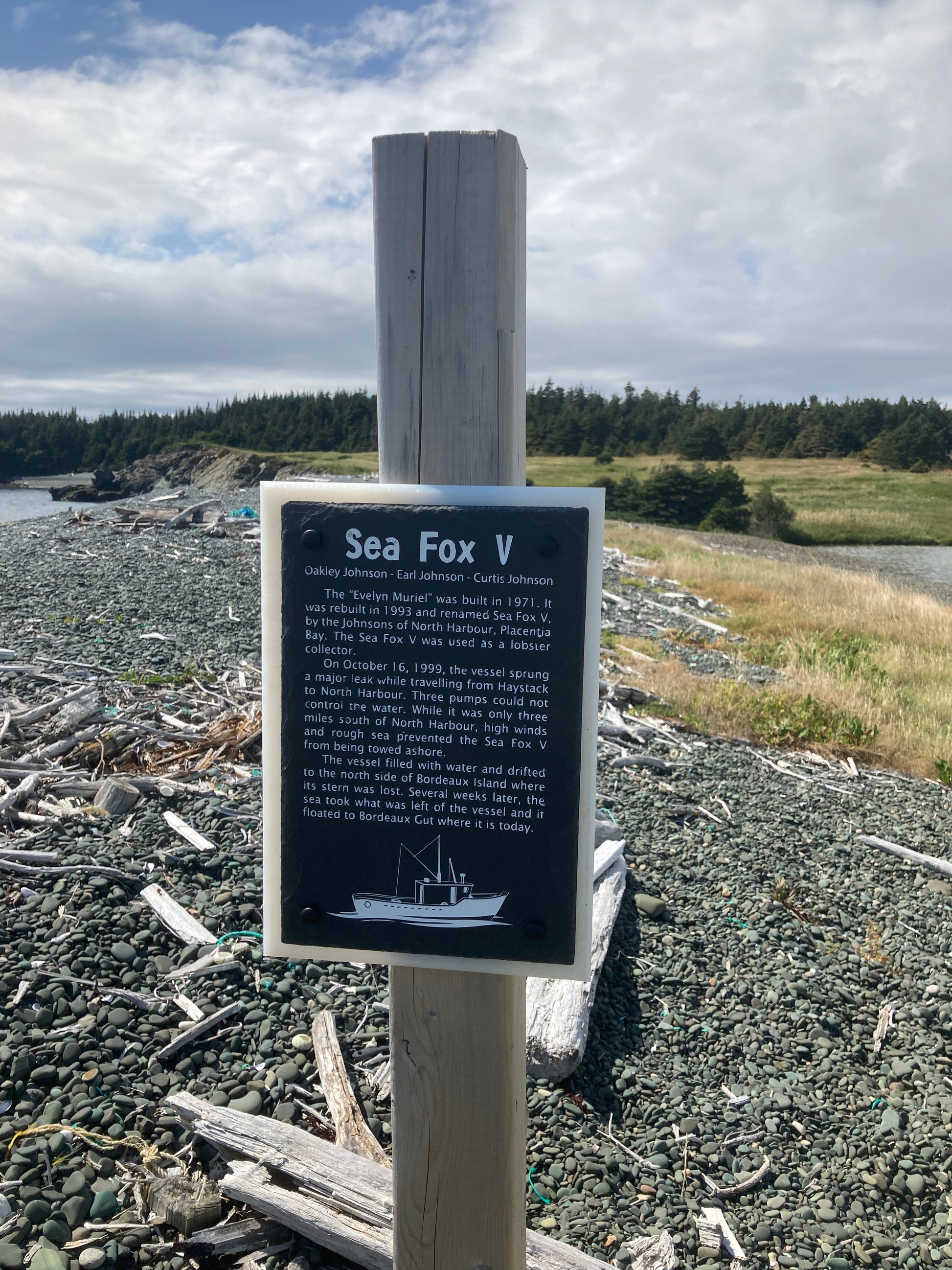 Beautifully engraved Slate Plaque is made to last. It is an interior or exterior plaque with a specialty paint that will withstand the elements. Sea Fox Plaque will be able to withstand the harsh wind, cold and salty air on the beach.